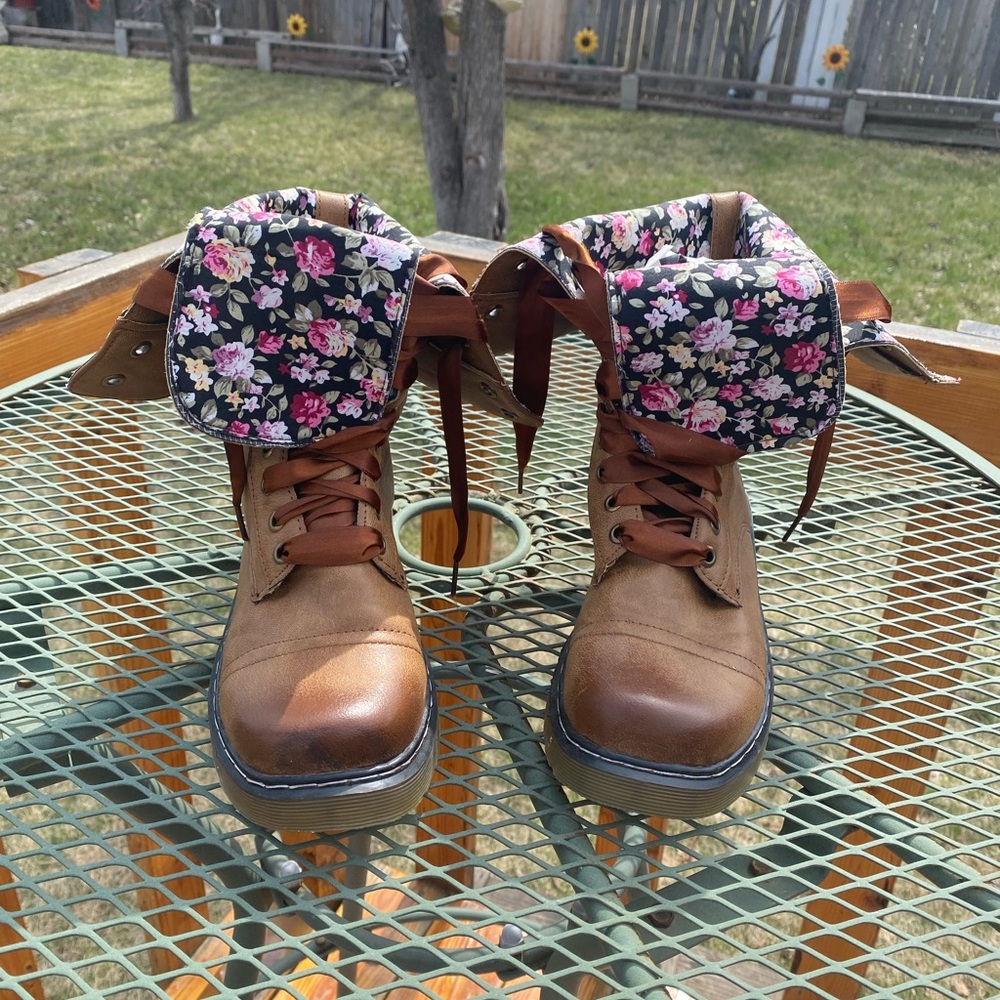 Brown Boots with Floral Lining